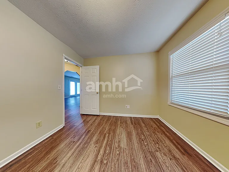 912 Marcia Dr — Photo 12