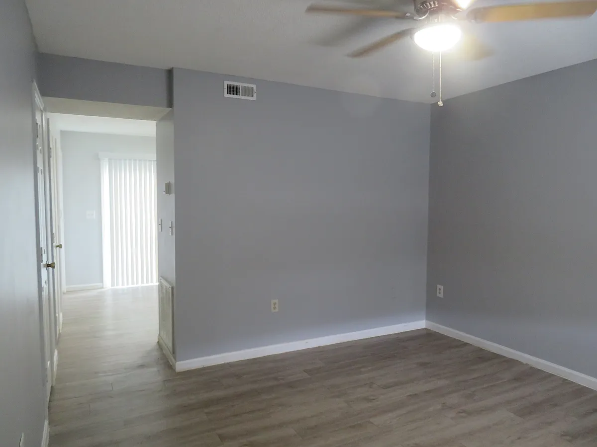 Building Photo - 420 Simpson Rd #11