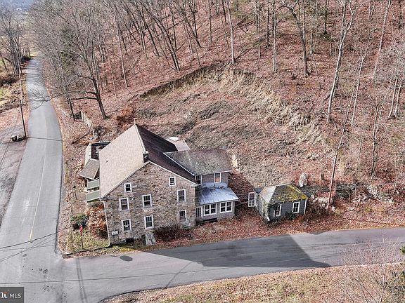 2nd image of 555 Church St
