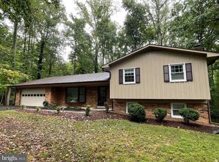 11615 Sourwood Ln, Reston, VA 20191