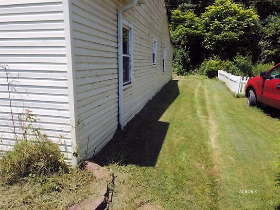 4th image of 402 Hedgewood Dr