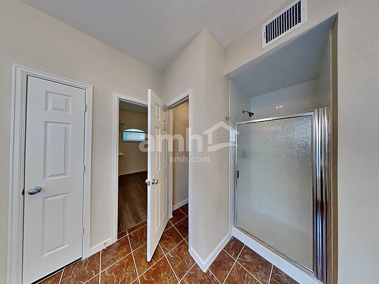 501 Falcon Lake Dr — Photo 11