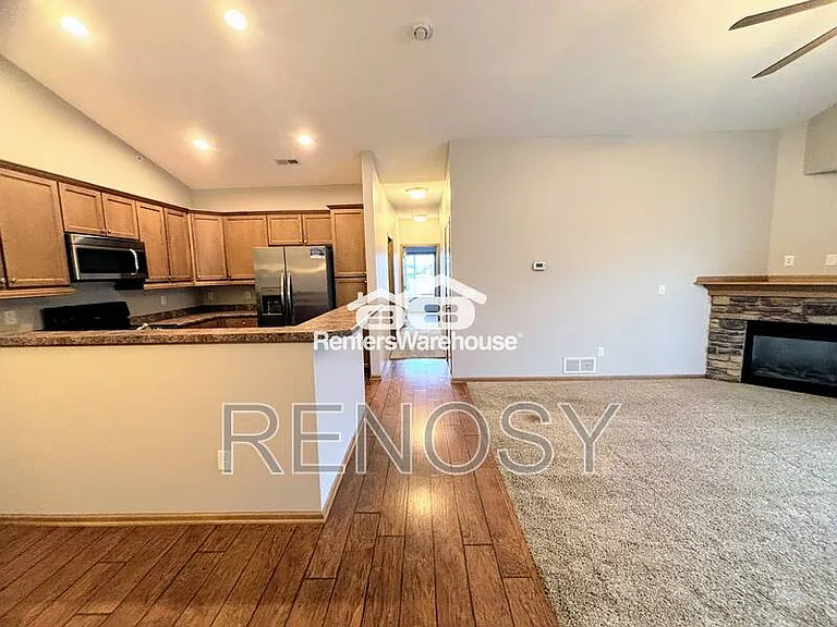 2000 Meadow Ct #405 — Photo 5