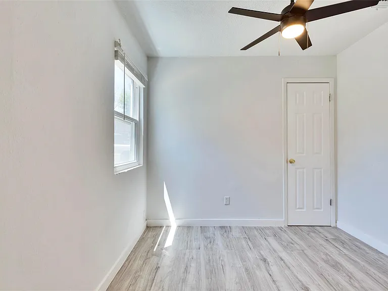 3462 Willowrun Dr #B — Photo 16