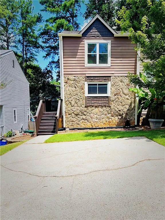 2 bed, 1.0 bath, 1080 sqft, $1,800 — Photo 1
