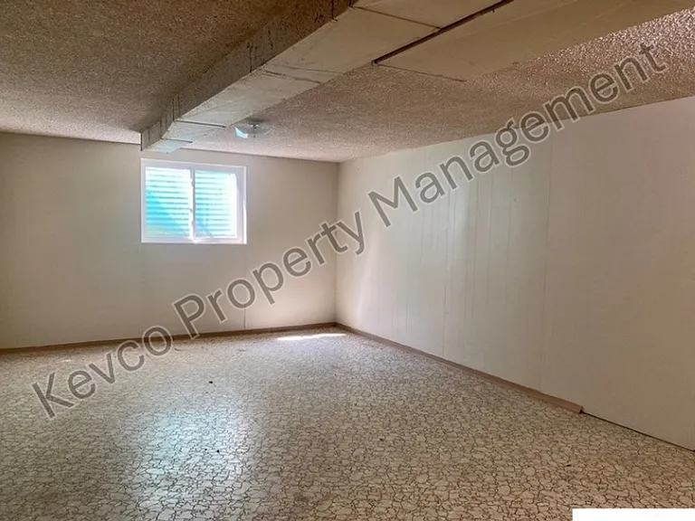 2805 Redwing Rd — Photo 17