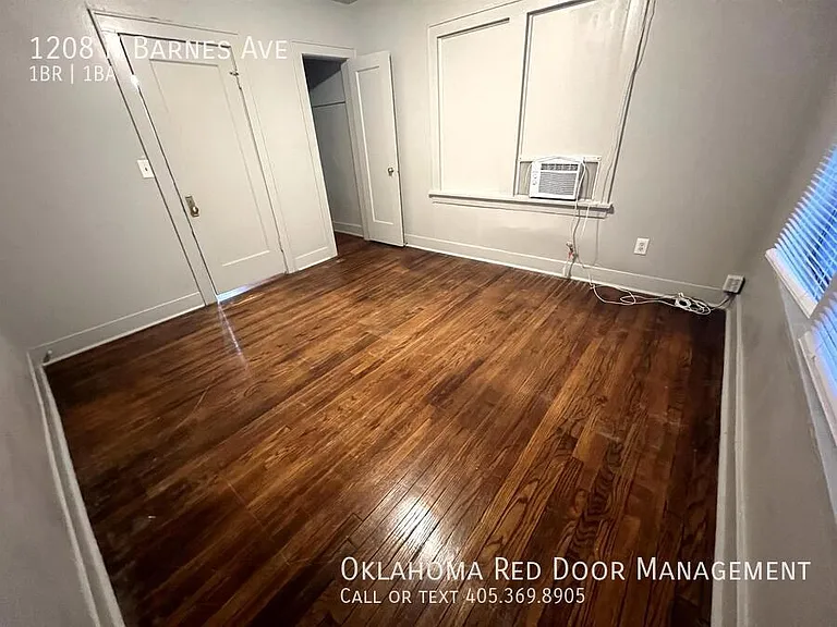1208 N Barnes Ave — Photo 5