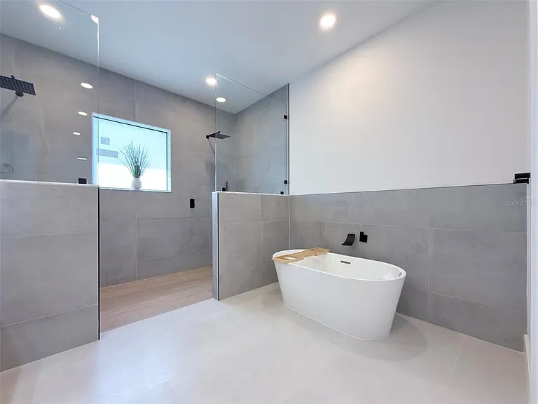 14671 Lillian Cir — Photo 8