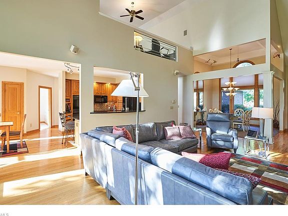4th image of 457 Castle Pines Dr