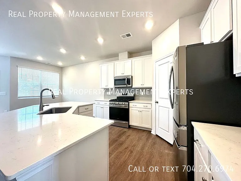 13123 Cottage Crest Ln — Photo 5