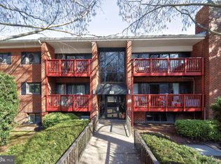 55 Skyhill Rd APT 101, Alexandria, VA 22314