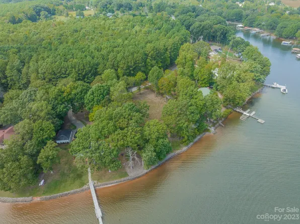 4974 Lynwood Rd, Sherrills Ford, NC 28673