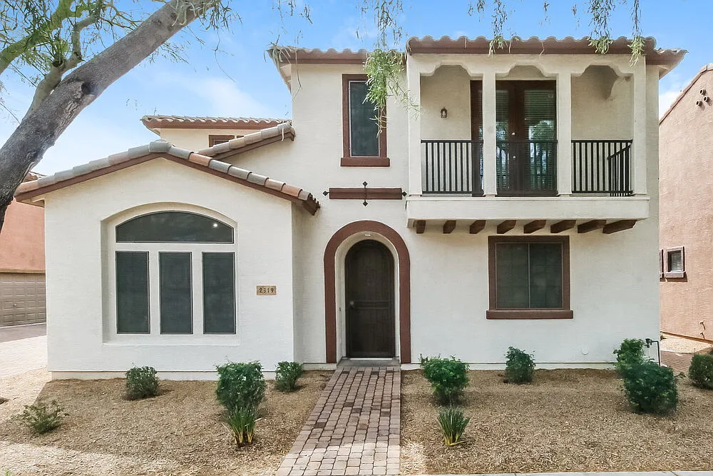 3 bed, 2.5 bath, 1882 sqft, $2,515 — Photo 1