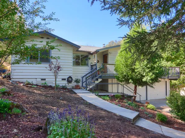 49714 Pierce Dr, Oakhurst, CA 93644