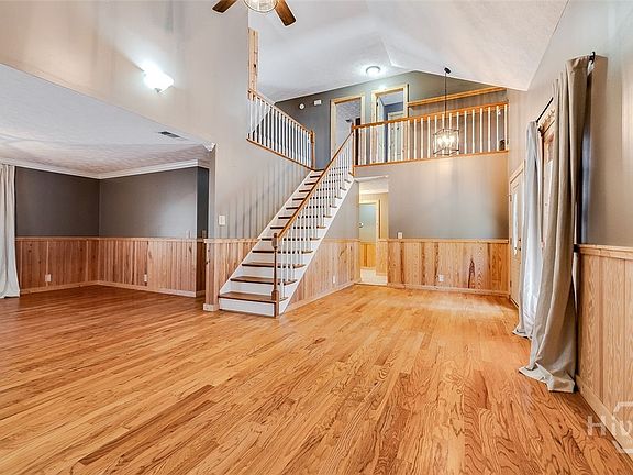 5th image of 102 Julia Court