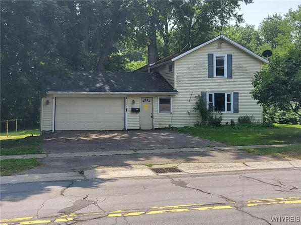 190 Waverly St, Springville, NY 14141