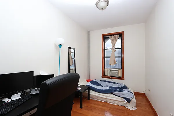 Rented by Nooklyn NYC LLC | media 4