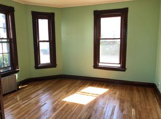 24 Robert St, Lowell, MA 01854