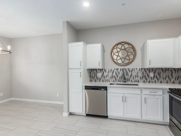 2134 W Harmont Dr — Photo 20