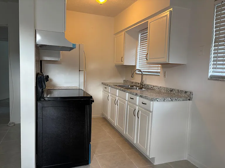 1724 Johnson St #29 — Photo 1
