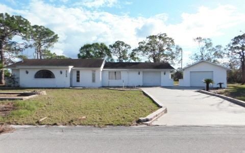 1st image of 3056 Oleander Dr