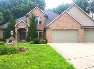 2238 Red Lodge Ct, Green Bay, WI 54311