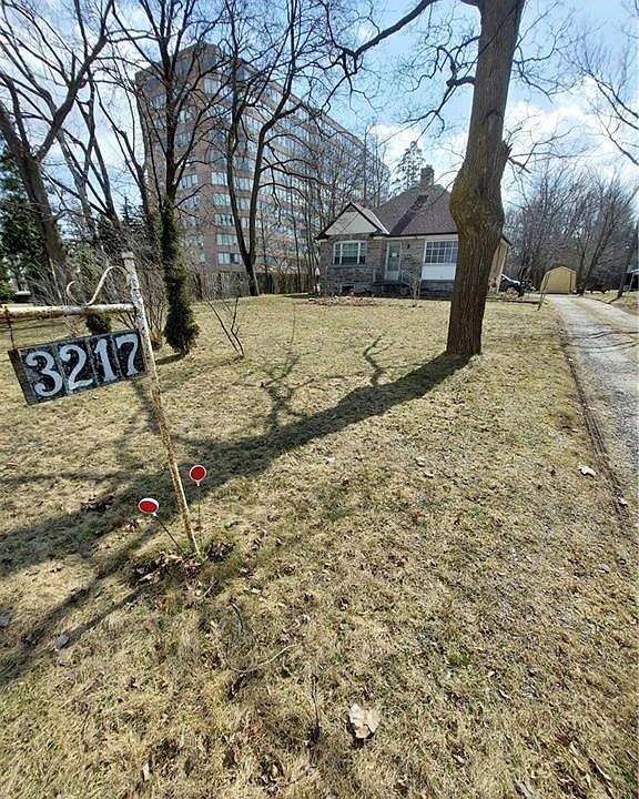 1st image of 3211 King St E