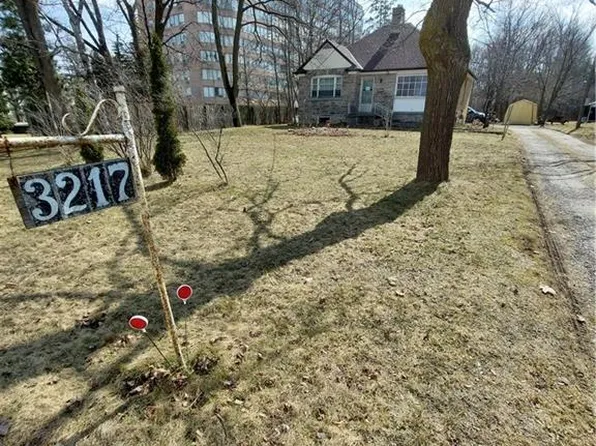 3211 King St E, Kitchener, ON N2A 1B1