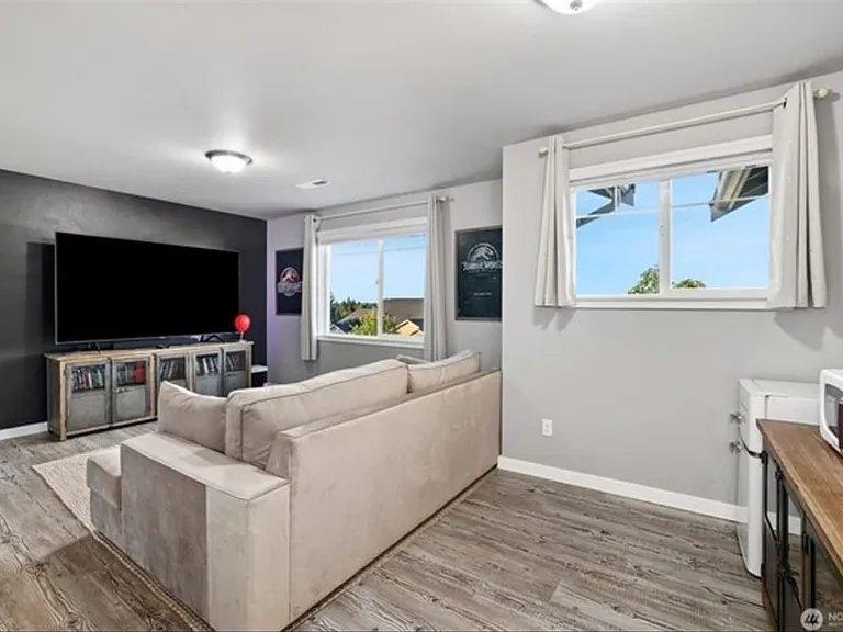 10713 Palisades St SE — Photo 18