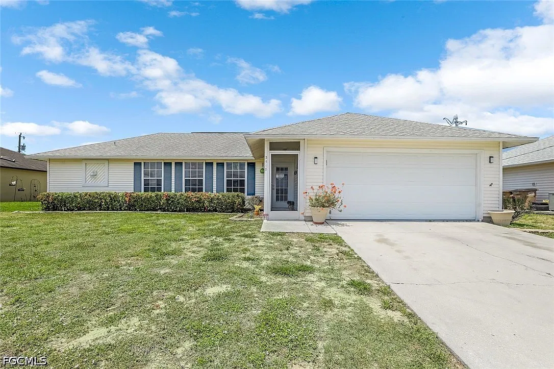 3 bed, 2.0 bath, 1232 sqft, $1,850 — Photo 1