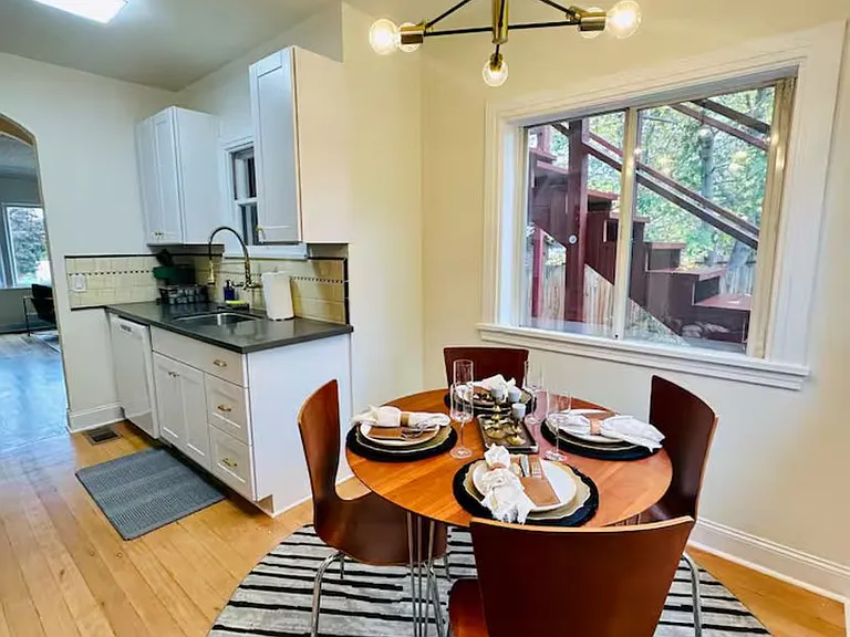 1295 Gordon Ave — Photo 9