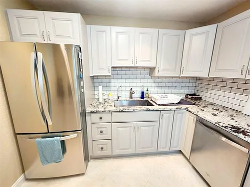 6281 Bay Club Dr #2 Photo 1