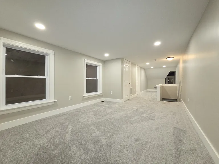 613 Sherman St — Photo 17