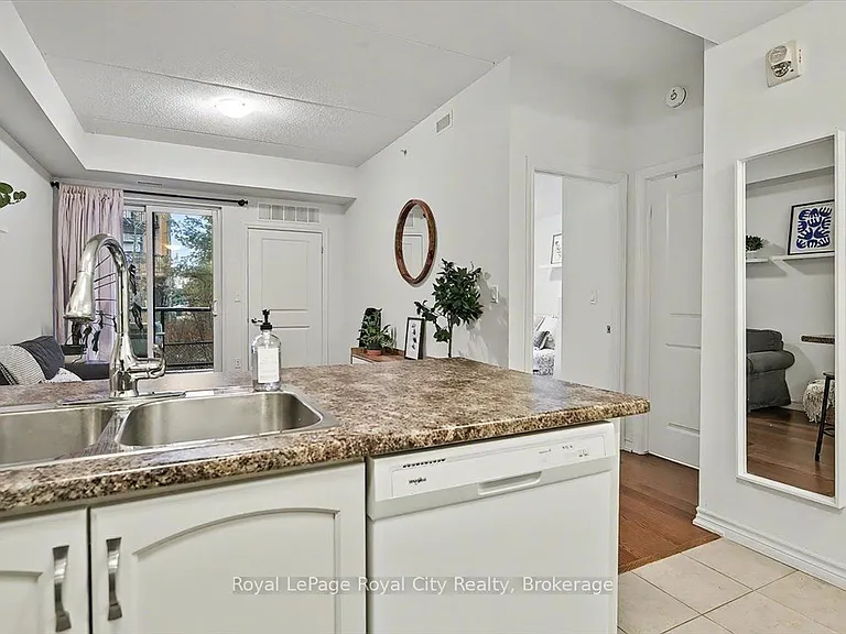 1284 Gordon St #120 — Photo 8