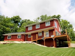 N5357 Hillview Rd, Saint Cloud, WI 53079