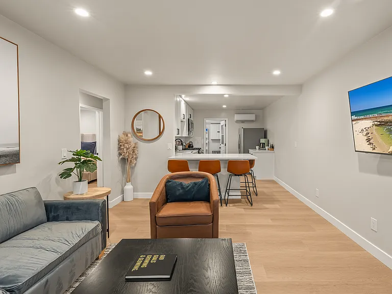 4354 Clairemont Dr #4354 — Photo 10