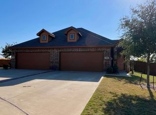 1048 W Sierra Vista Ct, Midlothian, TX 76065