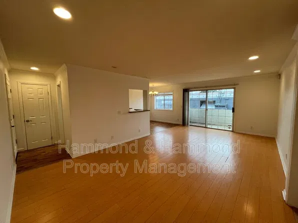 21529 Saticoy St APT 109, Canoga Park, CA 91304