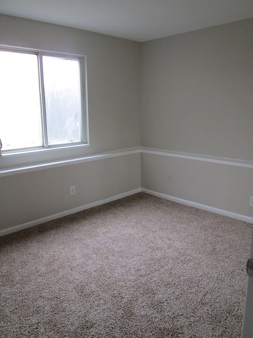 3 bedroom house near Garden Acres Park — Photo 2