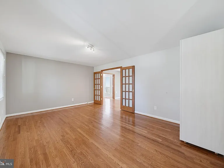 16818 Briardale Rd — Photo 7