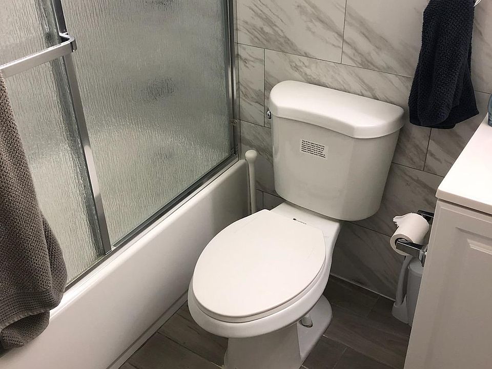1st image of 5835 Utopia Pkwy #2