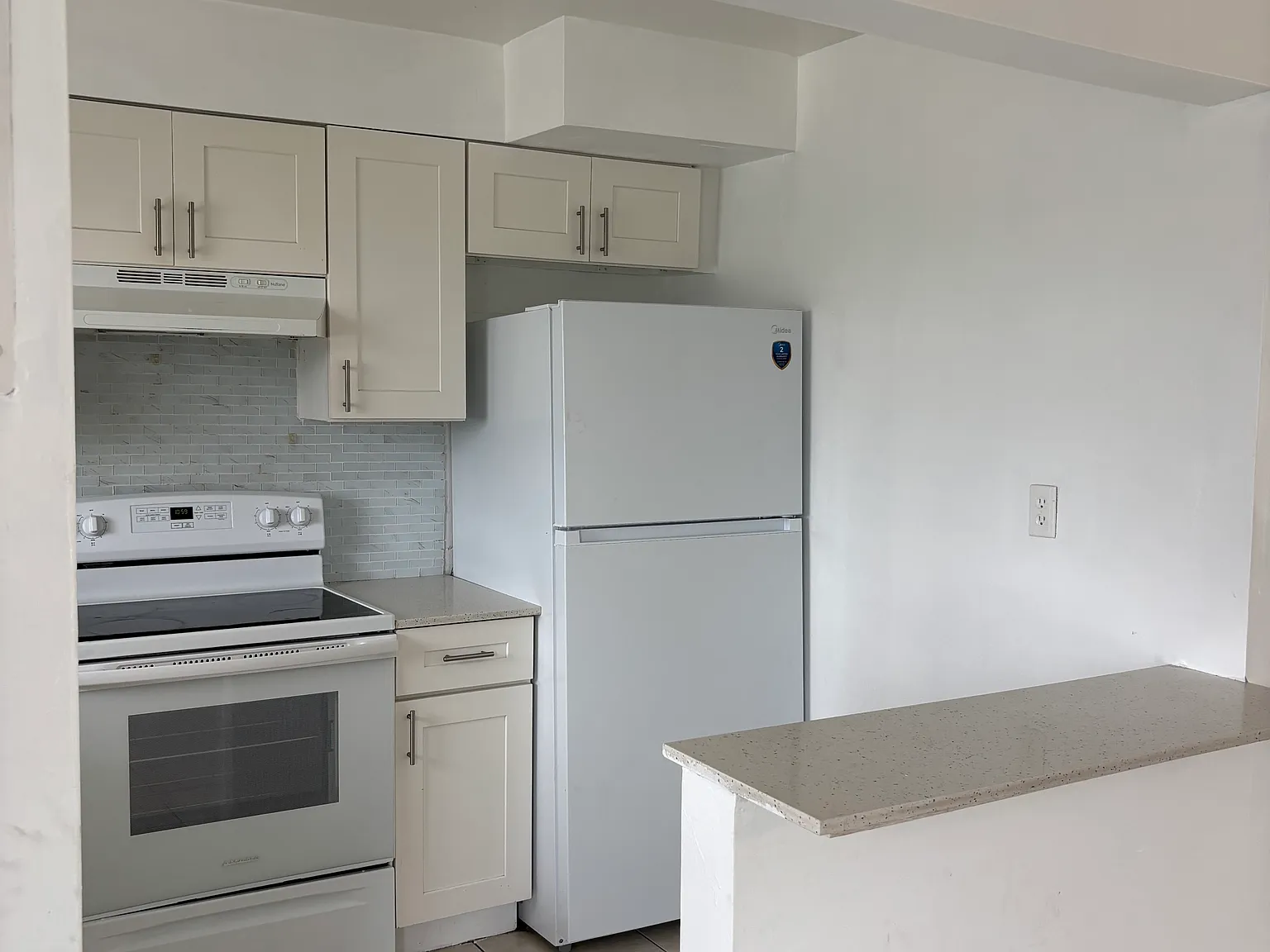 1 bed, 750 sqft, $1,650 — Photo 3