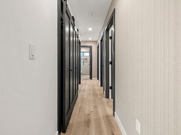 5th image of 2227 Carleton St