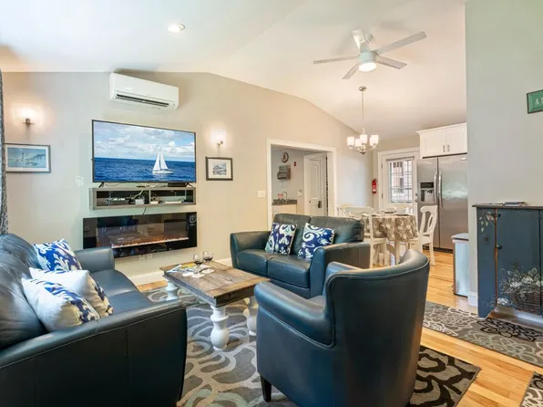 140 Wildes District Rd, Kennebunkport, ME 04046