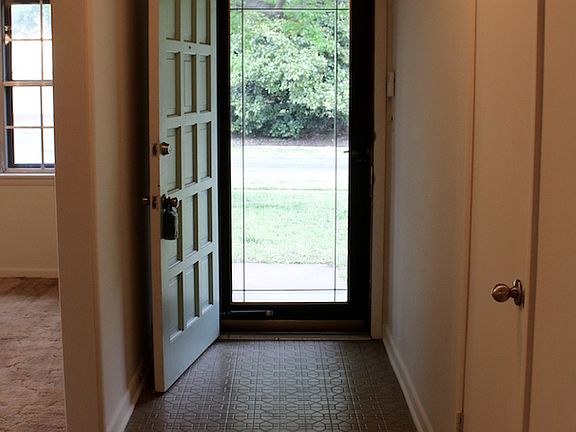 Single level with 3 Bedroom and 2 Living areas.