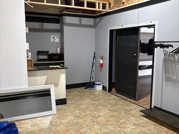 5th image of 103 Lodi St