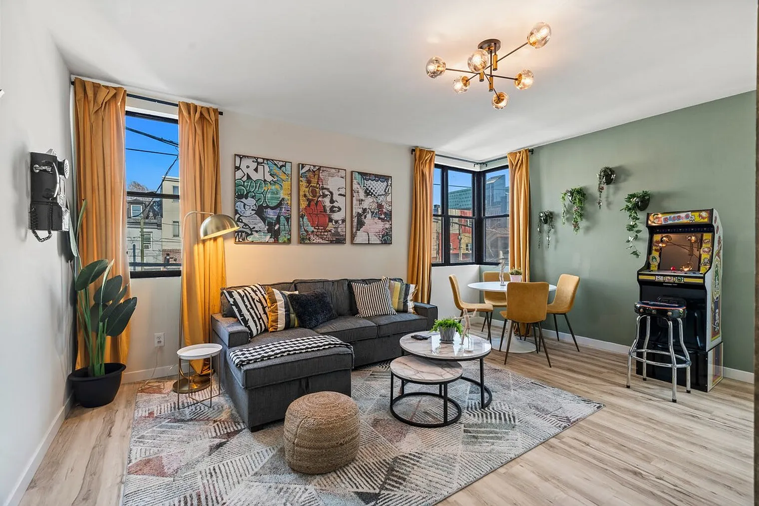 2 bed, 1.0 bath, $6,186 — Photo 2