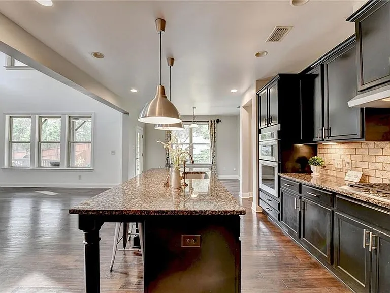 2540 Maple Ridge Ln — Photo 23