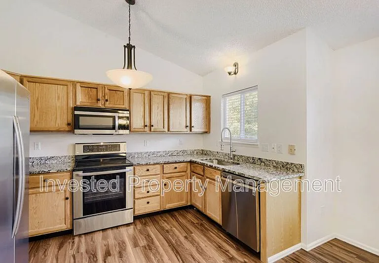 19107 E Bellewood Dr — Photo 4