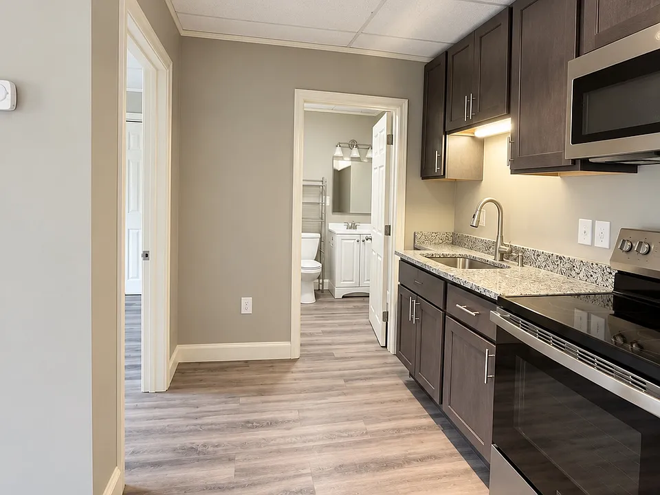 121 Hanover St #2